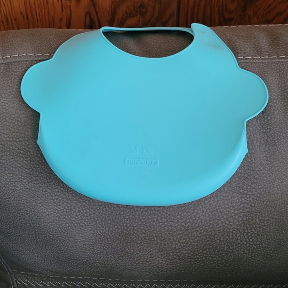 Skip Hop reusable bib - Picture 2 of 2